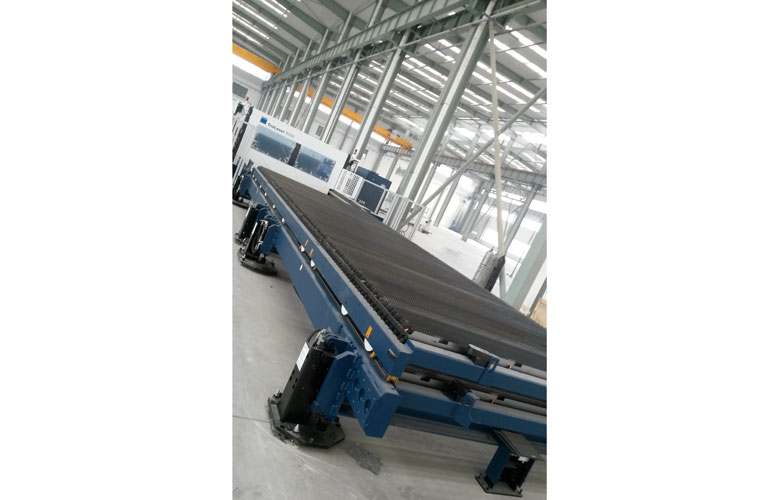 NC-cutting-machine