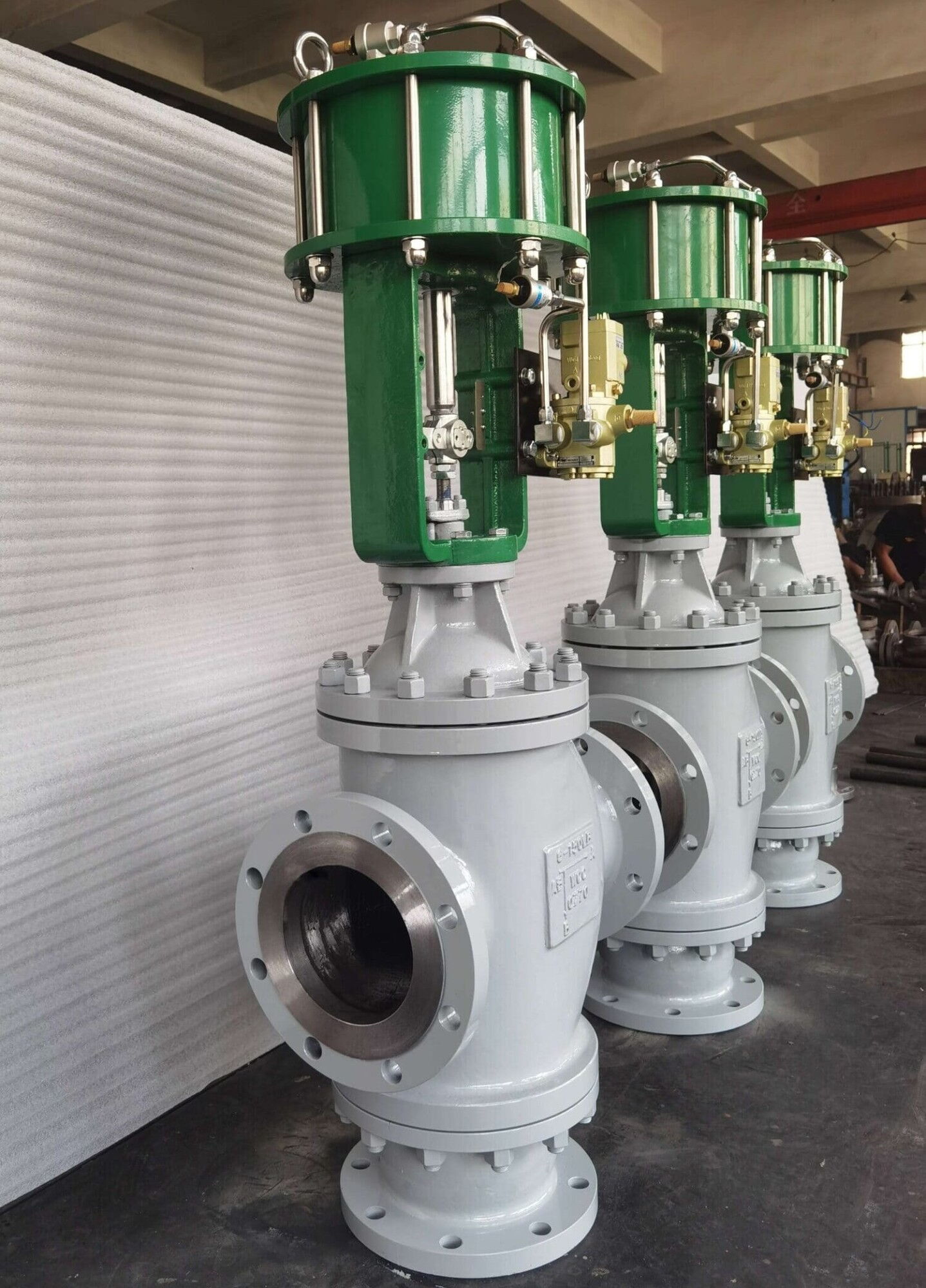 Pneumatic 3-Way Diverting Type Globe Control Valves