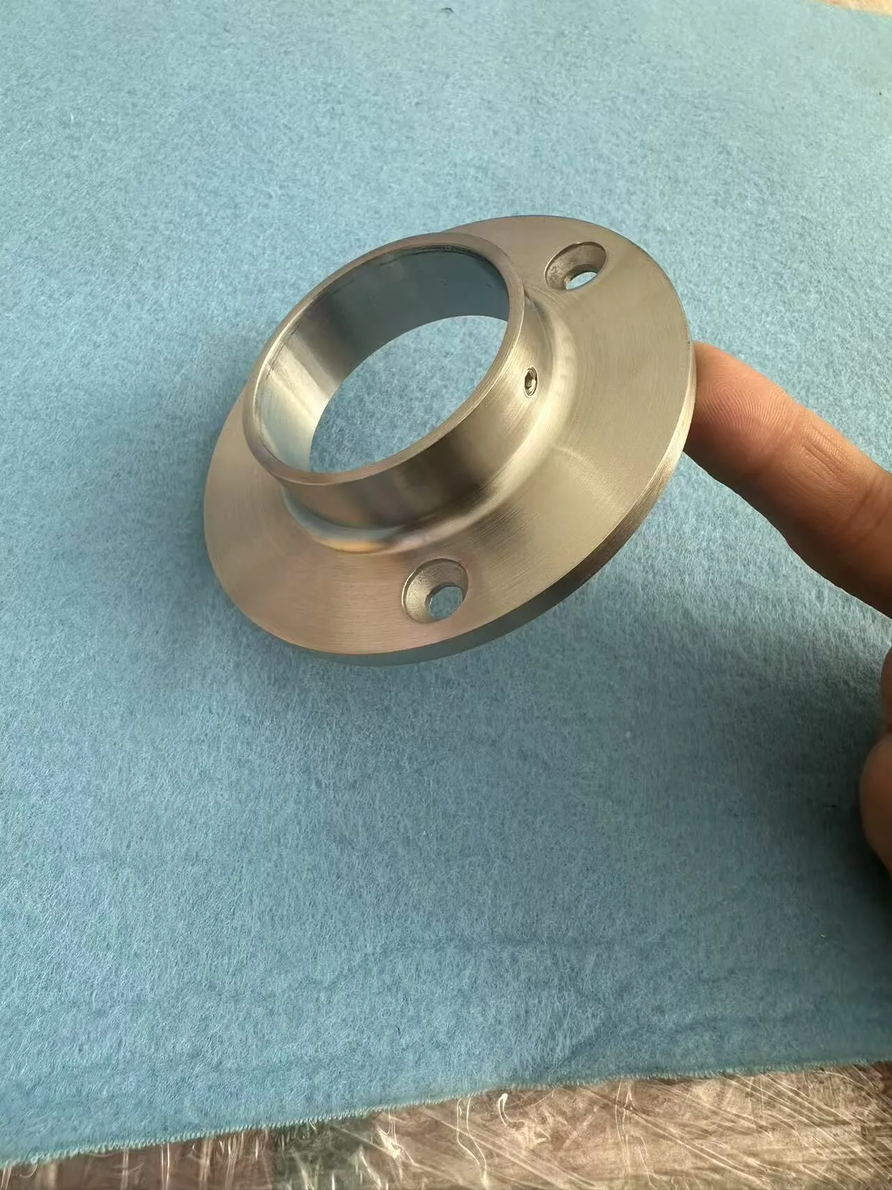round base flange for railing