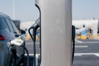 Benefits of EV Charging at the Airport for Travelers and Operators