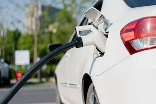 The Rise of Ultra-Fast EV Charging: Powering the Future of Electric Mobility