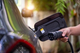 400 kW DC Fast Chargers for Heavy-Duty Electric Vehicle Charging
