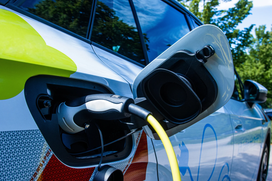 The Comprehensive Guide to J1772 Plugs: Key to Standardizing EV Charging
