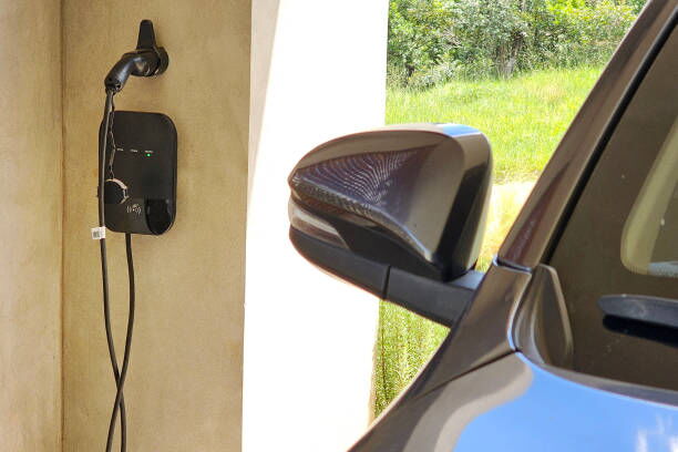 How Home Electric Car Charging Works: A Comprehensive Guide