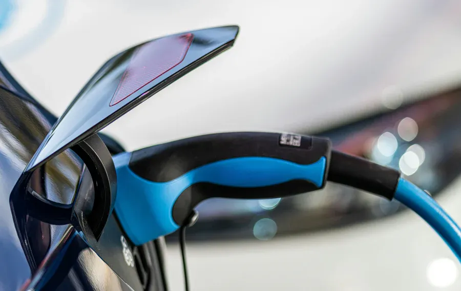 How Long Do EV Batteries Last? A Deep Dive into Lifespan, Replacement, and Care