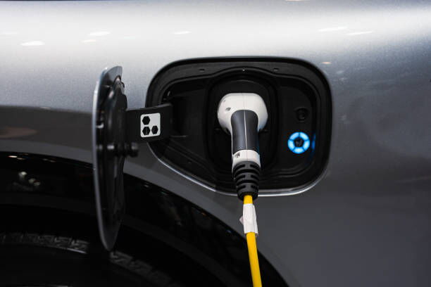 Level 1 vs Level 2 Charging: Choosing the Right EV Charger for Your Needs