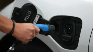Commercial DC Fast Chargers: Driving the Future of Rapid EV Charging
