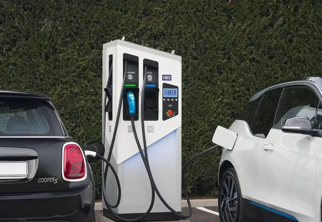 When and How to Use DC Fast Chargers: A Comprehensive Guide