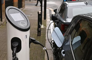 Level 2 AC vs. DC Fast Charging: Which is the Best Fit for Your Business?