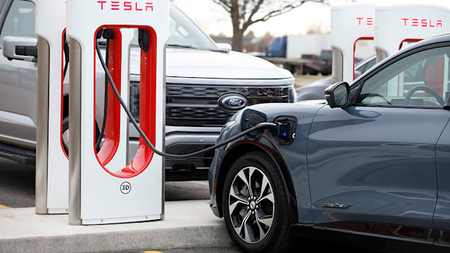 Which Electric Vehicles Are Compatible with Tesla Superchargers?