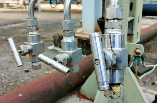 How to Install a Threaded Needle Valve How to Install a Threaded Needle Valve