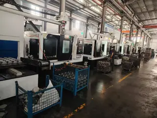 Busy Valve Manufacturing Factory