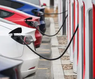Electric Vehicle Charging Safety: How to Protect Your Battery?