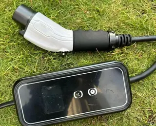 Portable EV Charger: Benefits, Drawbacks and Scenarios