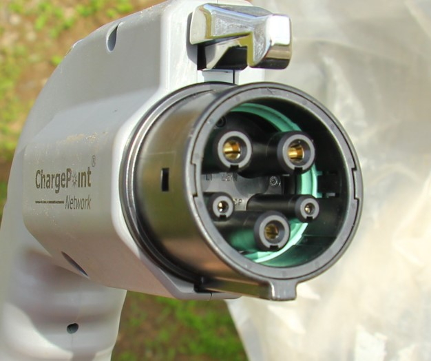 SAE J1772: Driving Global Standards for EV Charging SAE J1772: Driving Global Standards for EV Charging