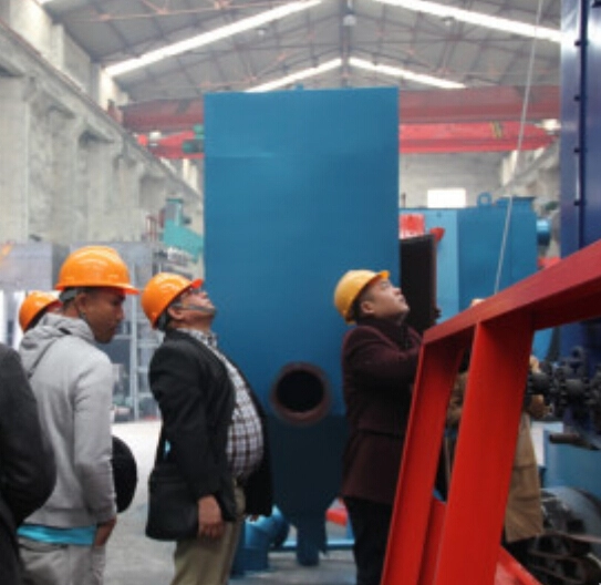Philippine Customers Came to Inspect Roller Conveyor Shot Blasting Machine