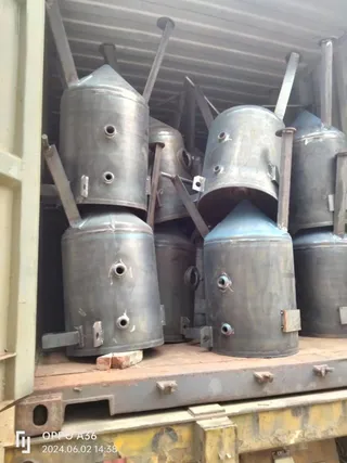 Successfully exported a batch of sand blasting tanks to Jebel Ali port