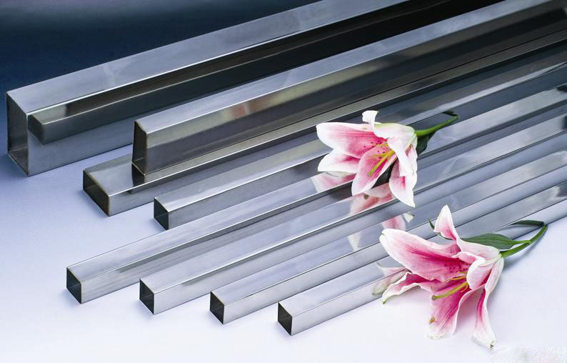 Price Prediction and Analyze about Domestic Steel Pipes in 2016