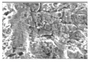 Microscopic morphology of crack fracture surfaces