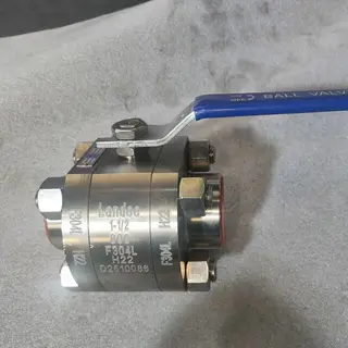 Stainless Steel Ball Valves, F304L, 1-1/2 Inch, 800 LB, SW