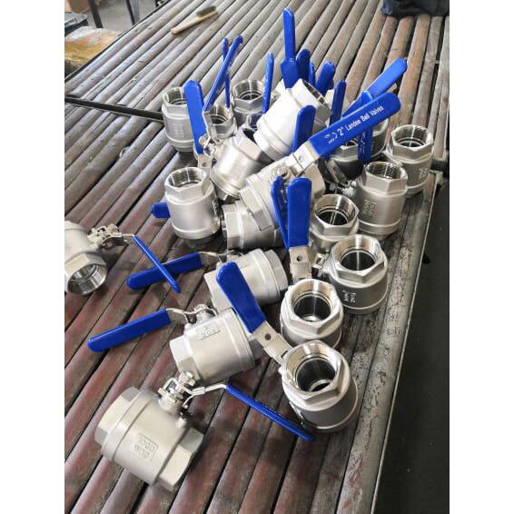 Stainless Steel Ball Valves, A351 CF3M, 1-1/2 IN, 1000 WOG