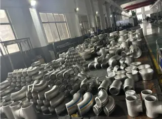 Piles of Butt-Welding Pipe Fittings