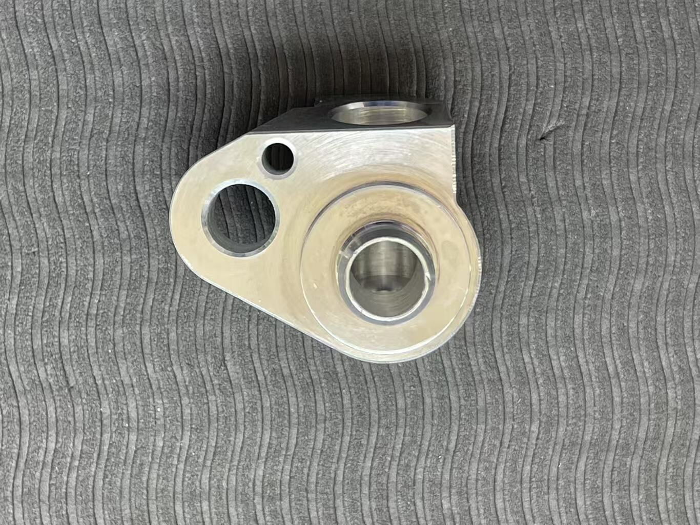Aluminum link block link block pressure plate valve body,Interface on the air conditioning pipeline,condenser,interface for automobile