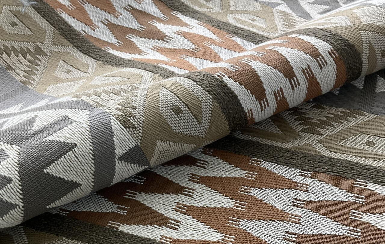 The Features and Advantages of Jacquard Fabrics