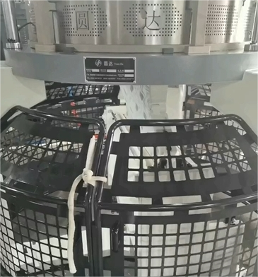 Computergestützte Jacquard-Rundstrickmaschine mit einzelnen Jersey