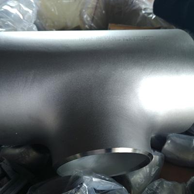 A815 S31803 Reducing Tee ASME B16.9 20IN x 8IN SCH 30S x SCH 40S