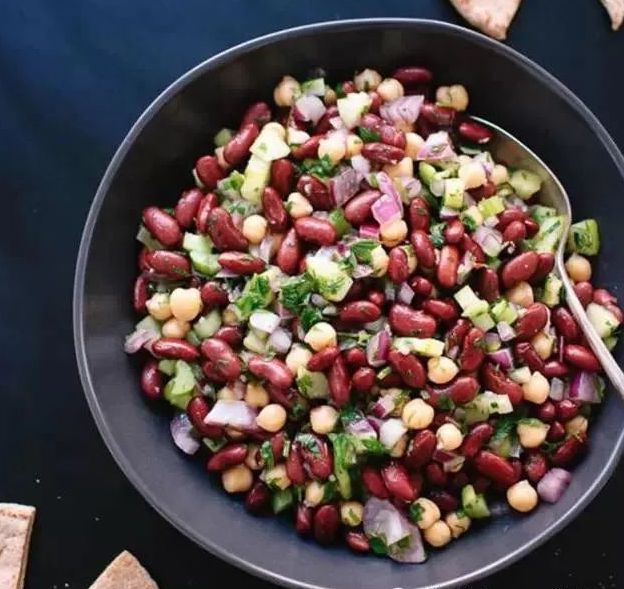 Lebanese Lemony Sweet Broad Pea Salad