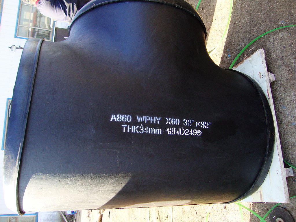 A860 WPHY X60 Equal Tees, DN800, 34mm, Black Surface Treatment