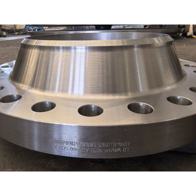 ASME B16.5 Weld Neck Flanges, A105N + Alloy 625, 16 Inch, RF