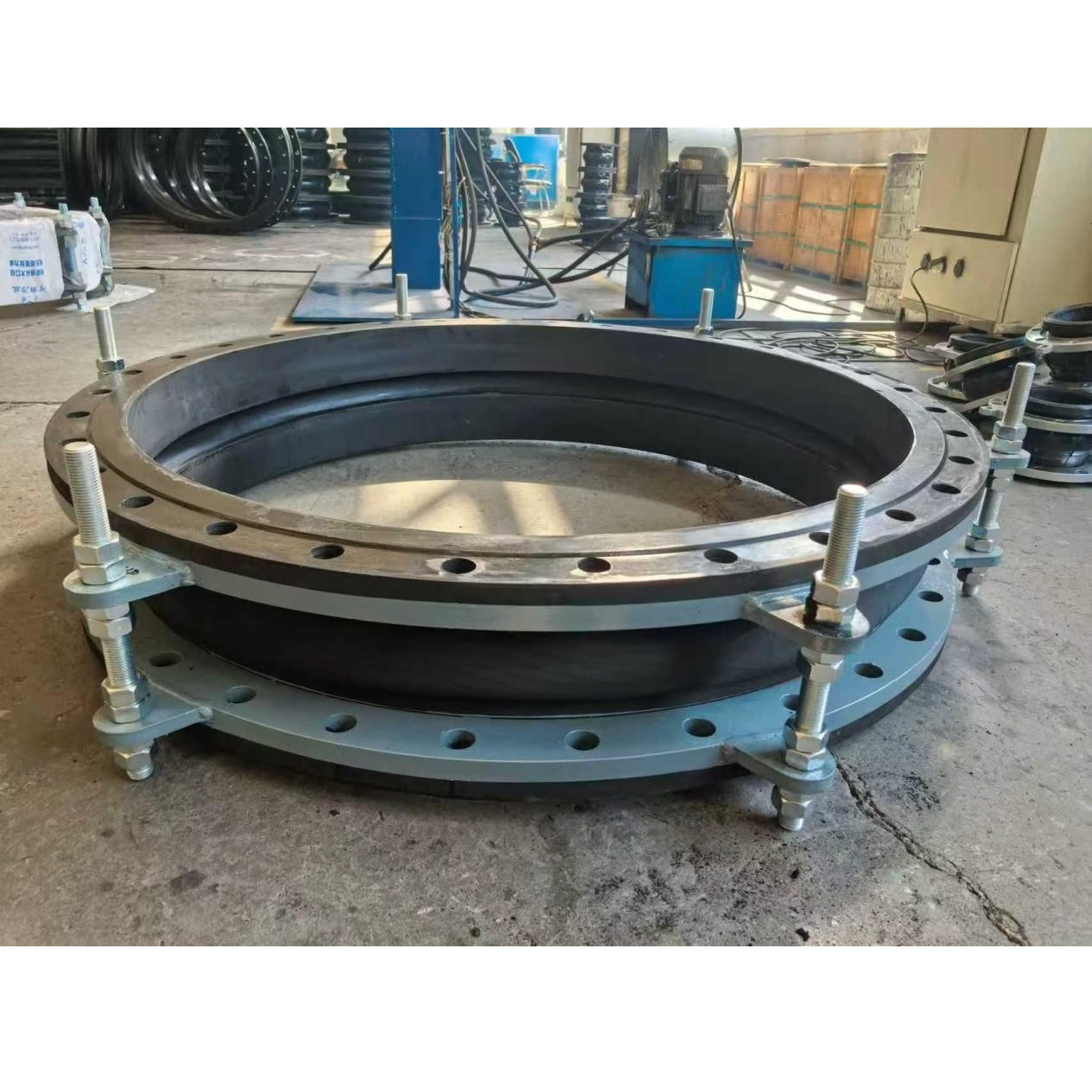 ASTM A105 Rubber Expansion Joint, 24 Inch, DN600, 150 LB