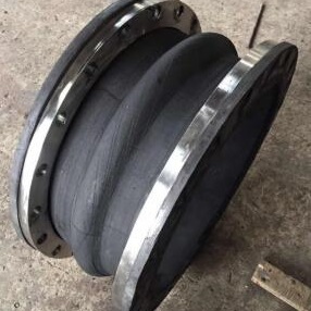 ASTM A105 Rubber Expansion Joint, PN10, DN600, 24 Inch, 150 LB