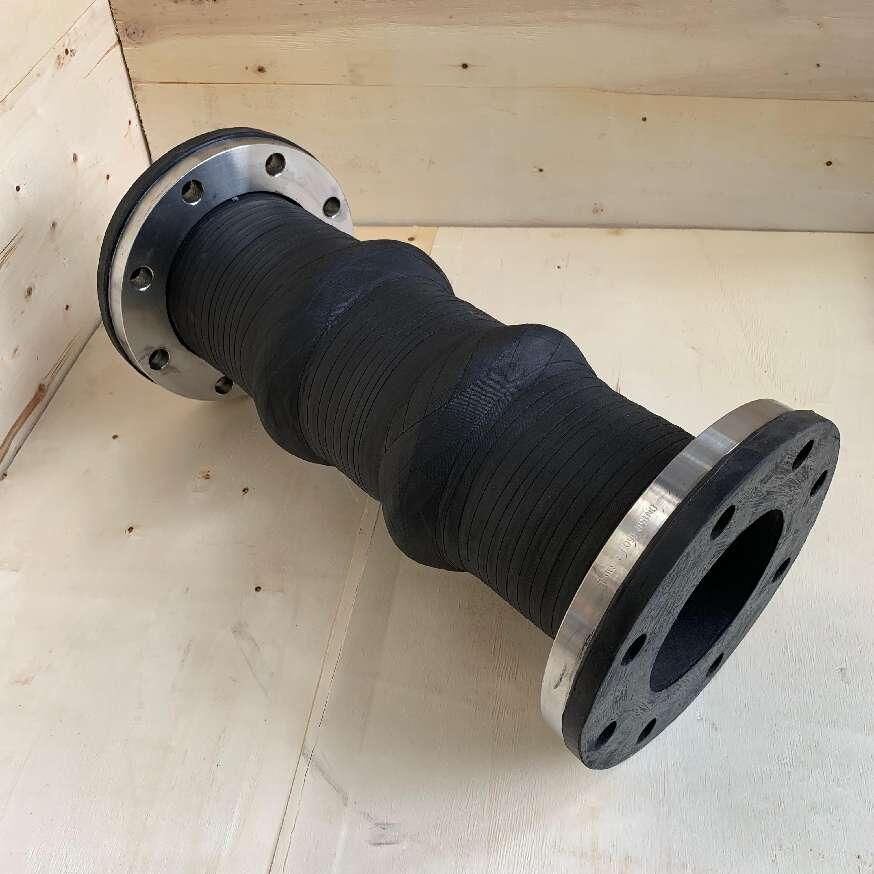 EPDM Rubber Flexible Joint, SS 304L Flange, 4 Inch, 150 LB