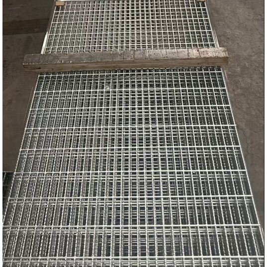 Welded Steel Grating, Galvanized Steel, 3 Feet * 12 Feet