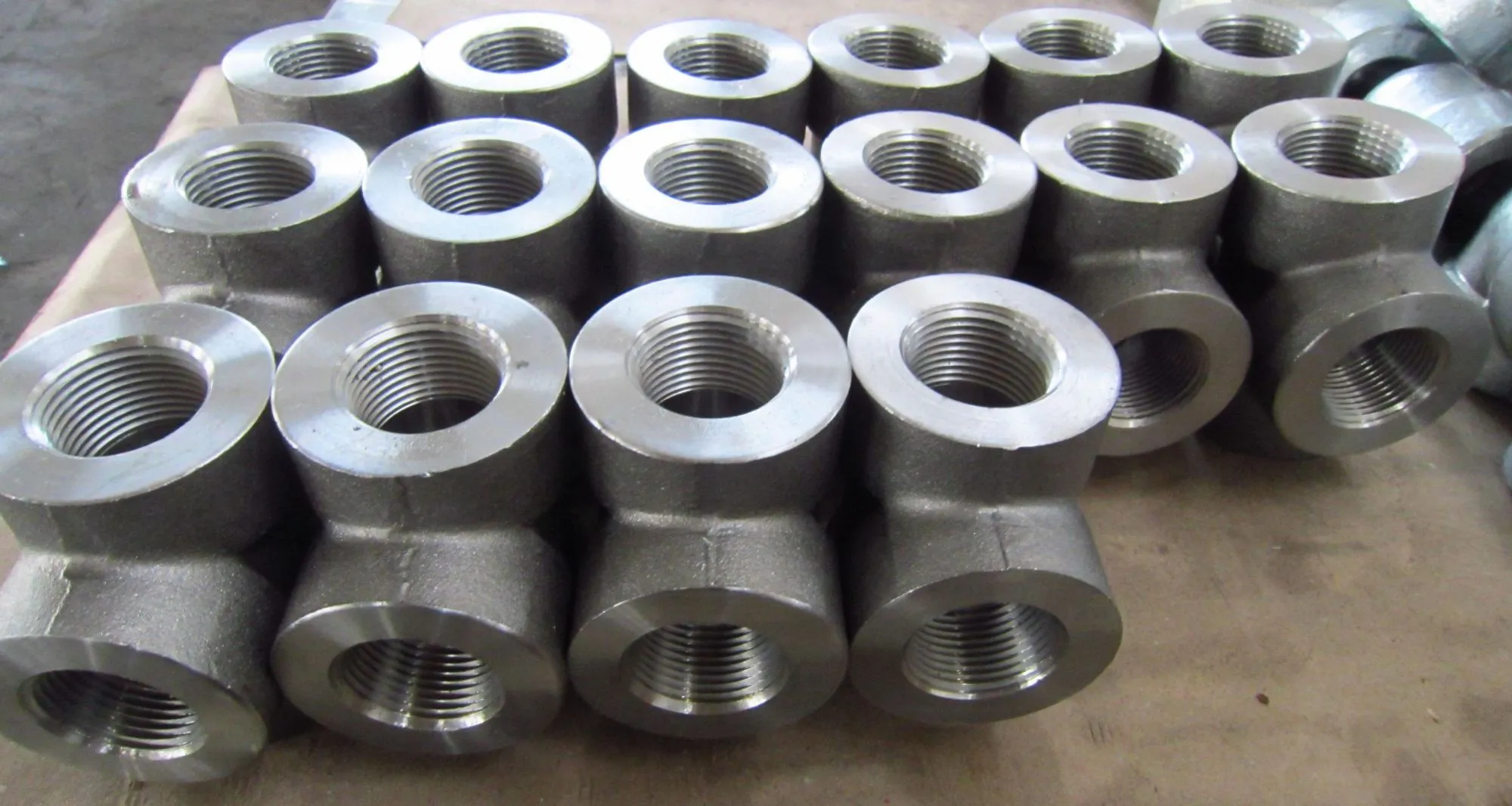 ASTM A105 Equal Tee, 3000 LB, 2 Inch, NPT Ends