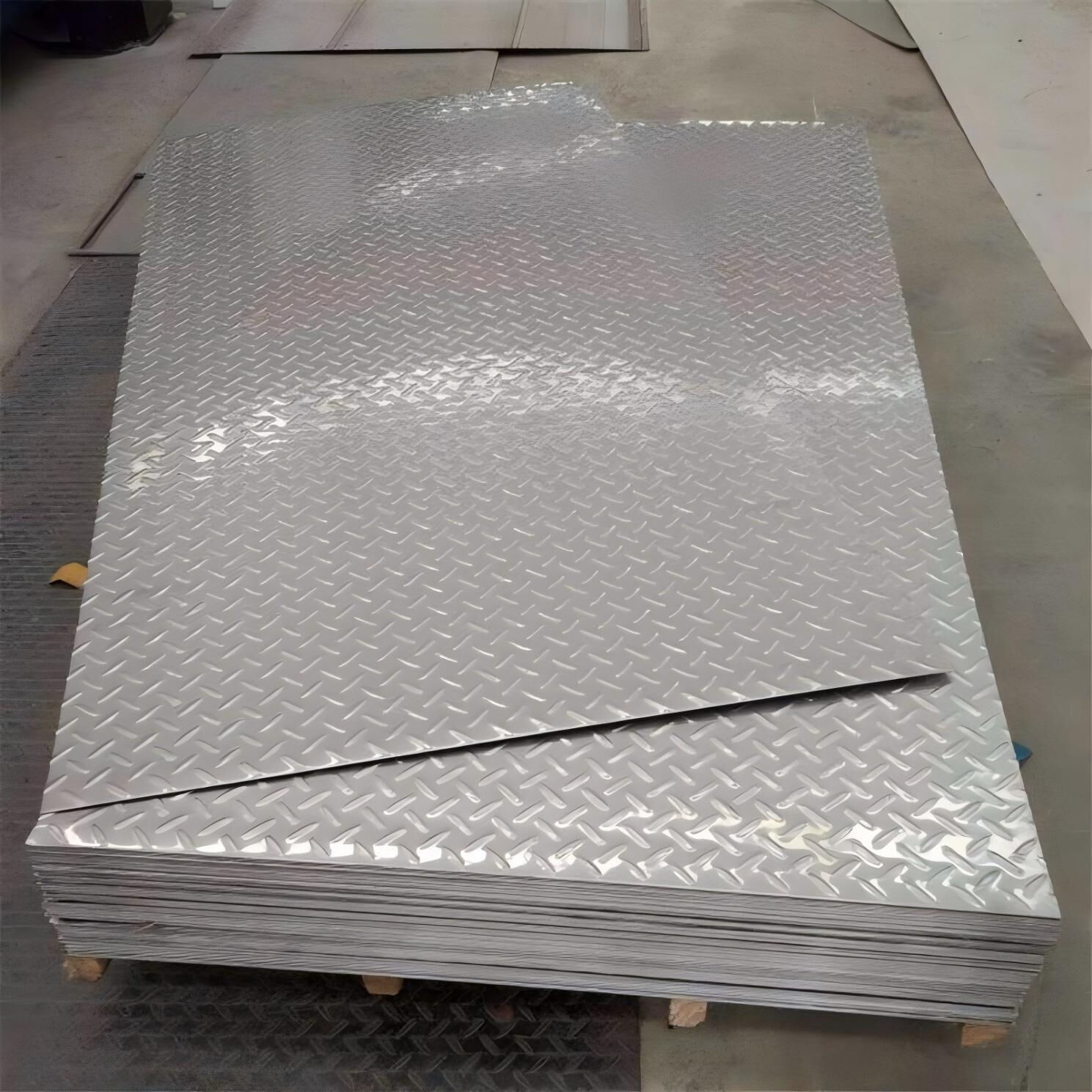 Stainless Steel Checkered Plates