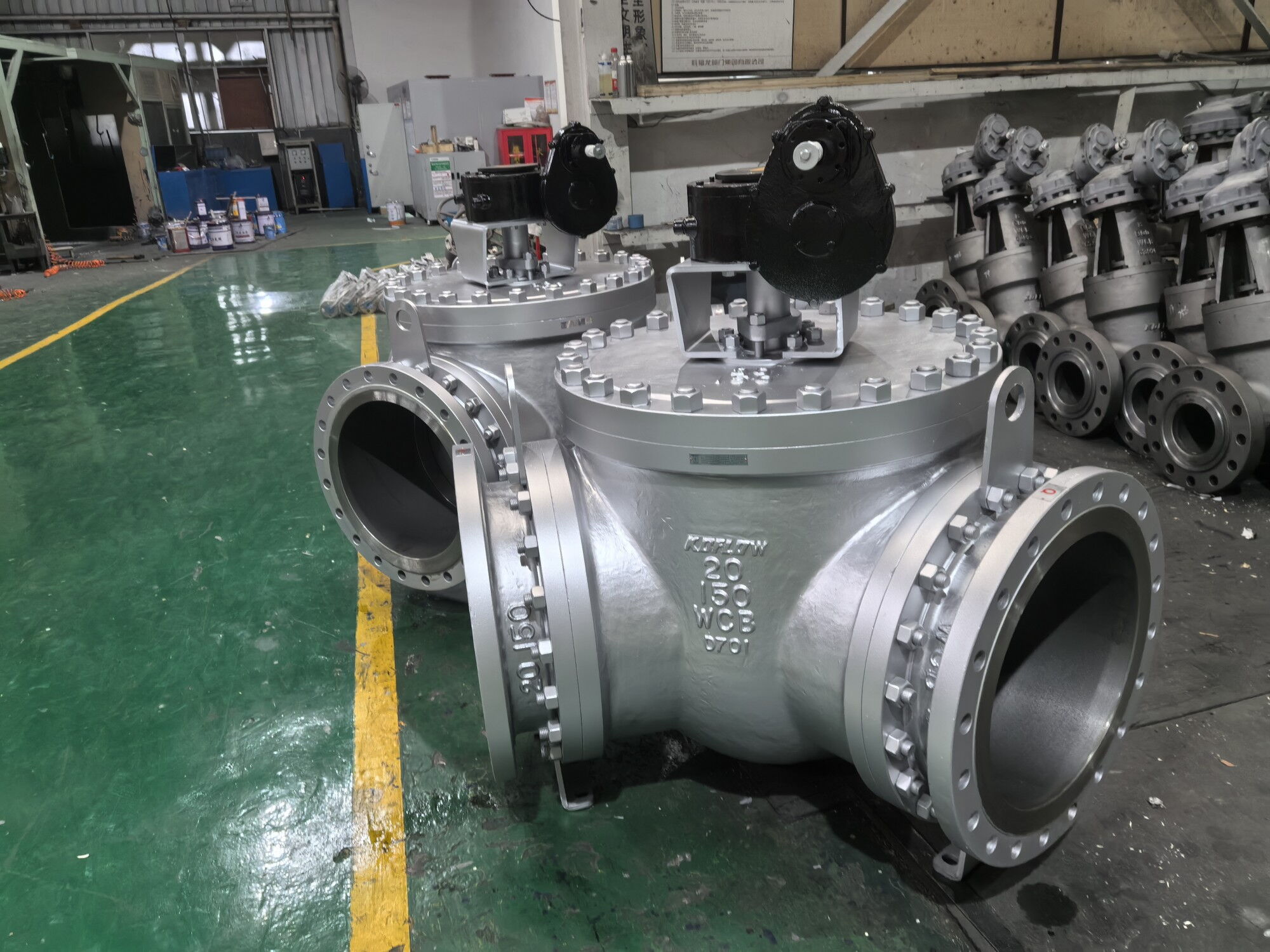 120 Degree 3 Way Ball Valve, API 6D, ASTM A216 WCB, 20 Inch