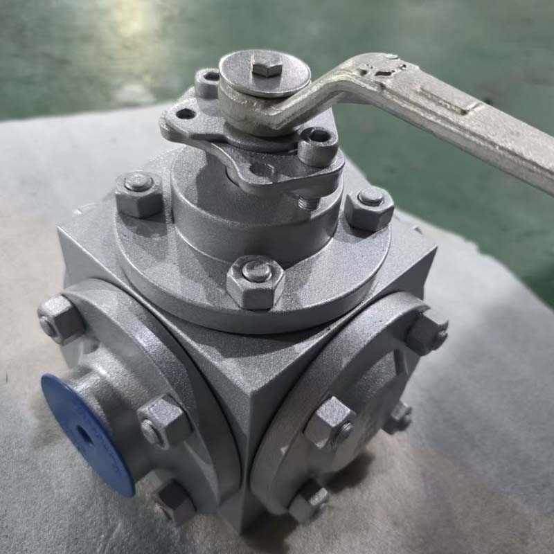 ASTM A105 T Type Three Way Ball Valve, 1/2 Inch, 150 LB