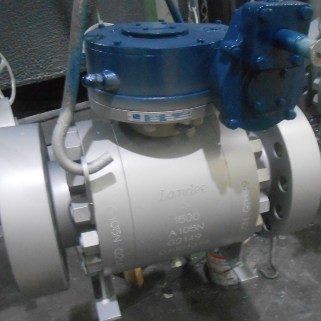 ASTM A105 Trunnion Ball Valve, 3PCS, 6 Inch, 1500 LB, API 6D