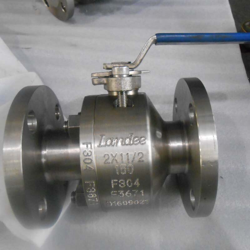 ASTM A182 F304 Ball Valves, 2 * 1-1/2 Inch, CL150, Lever, RF