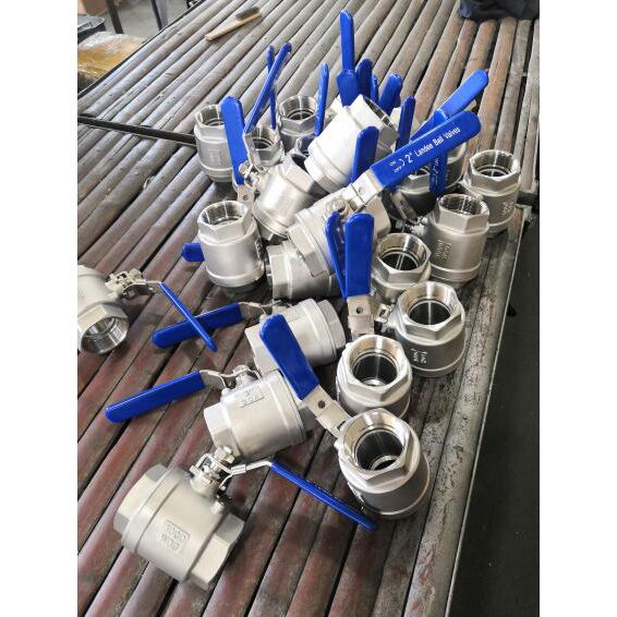 ASTM A351 CF3M Ball Valve, 1-1/2 Inch, 1000 WOG, NPT Ends