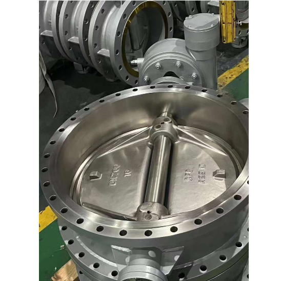 Double Flanged Butterfly Valve, A351 CF8,CF8M, 28 IN, 600 LB