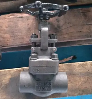 1500 LB Globe Valve, ASTM A105N, 1/2 Inch, Socket Weld