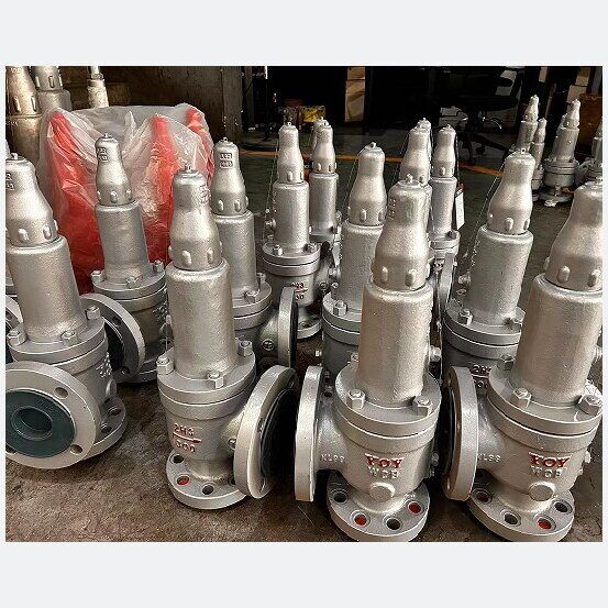 ASTM A216 WCB Angle Type Safety Valve, DN150 x DN200, 24 Bar - Landee