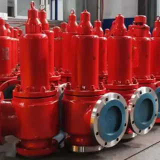 ASTM A216 WCB Angle Type Safety Valve, DN150 x DN200, 24 Bar
