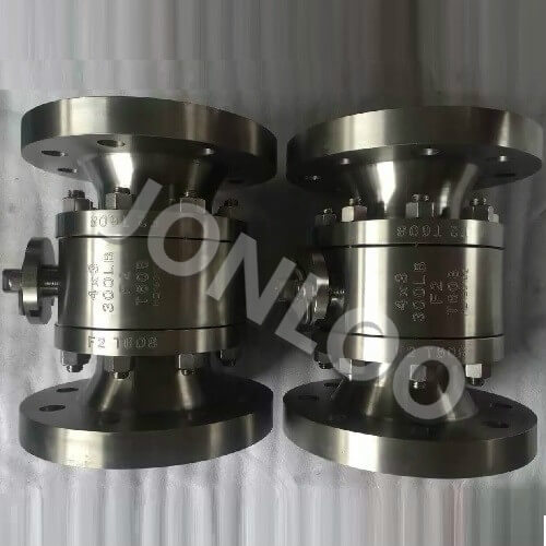 Reduced Bore Ball Valve Floating Type LF2 Material 4 inch 300 LB