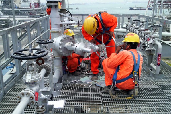 Valve Installation by Site Service Engineers Valve Installation by Site Service Engineers